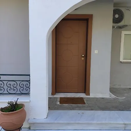 Terra Luxury Home Drama Exterior photo
